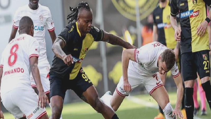İstanbulspor 3-3 Antalyaspor (Maç sonucu)