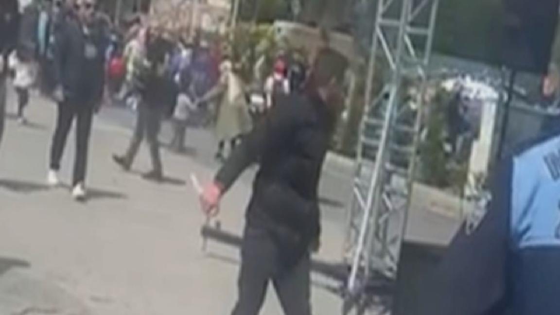 Maltepe Belediyesi’nin 23 Nisan Şenliği’nde bıçakla sahneye çıkan ve zabıtalara saldıran kişi tutuklandı