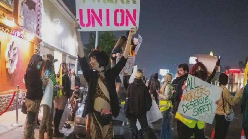 Los Angeles’taki striptiz kulübünde çalışan dansçılar sendikalaştı