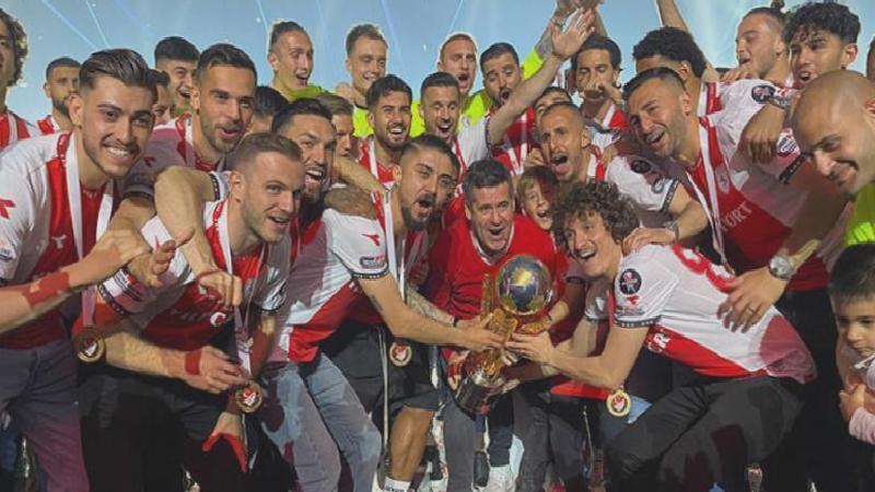 Süper Lig’e yükselen Samsunspor kupasını aldı
