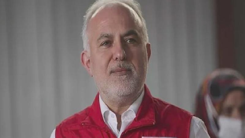 Yeni Akit yazarı Karahasanoğlu: Alnı secdeli siyasiler, mevcutların içinde en iyisi olan bir Kızılay Başkanı’nın ayağını kaydırmaktan gurur duydular mı?