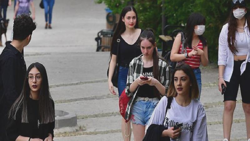 Araştırma: Gençlerin yüzde 63’ü başka ülkede yaşamak istiyor