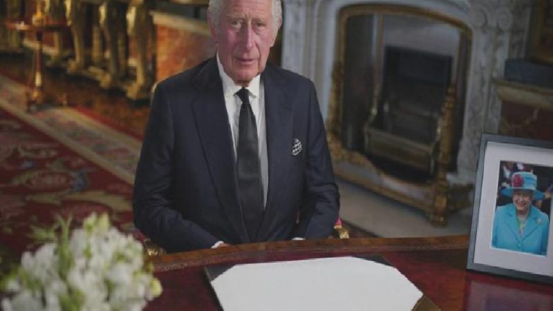 Kral Charles’tan iklim değişikliğiyle mücadele: Saraydaki havuzun ısısı düşürüldü