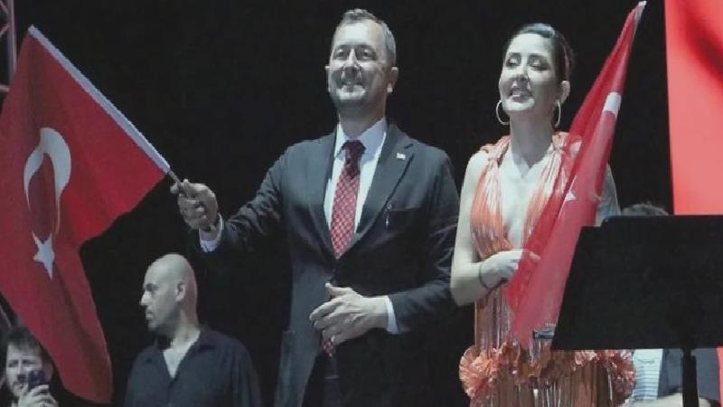 Melek Mosso konseri sebebiyle partisinin eleştirdiği Süleymanpaşa Belediye Başkanı istifa etti