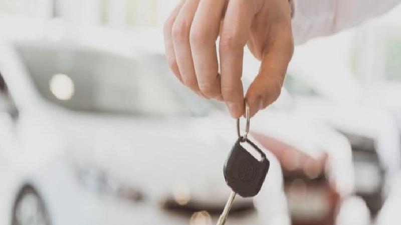 Otomobil almak hayal mi oluyor; ikinci elde fiyatlar, sıfır otomobilin üzerine çıktı!