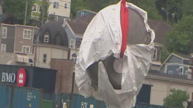 Titanik’e giderken 5 kişiye mezar olmuştu: Titan denizaltısının bazı parçaları karaya çıkarıldı