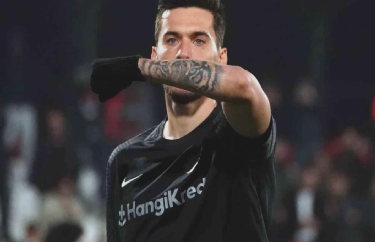 Umut Nayir kimdir, hangi takımda? Umut Nayir kaç yaşında, nereli, hangi mevkide oynuyor, boyu kaç? Umut Nayir’in bu sezon kaç golü var?