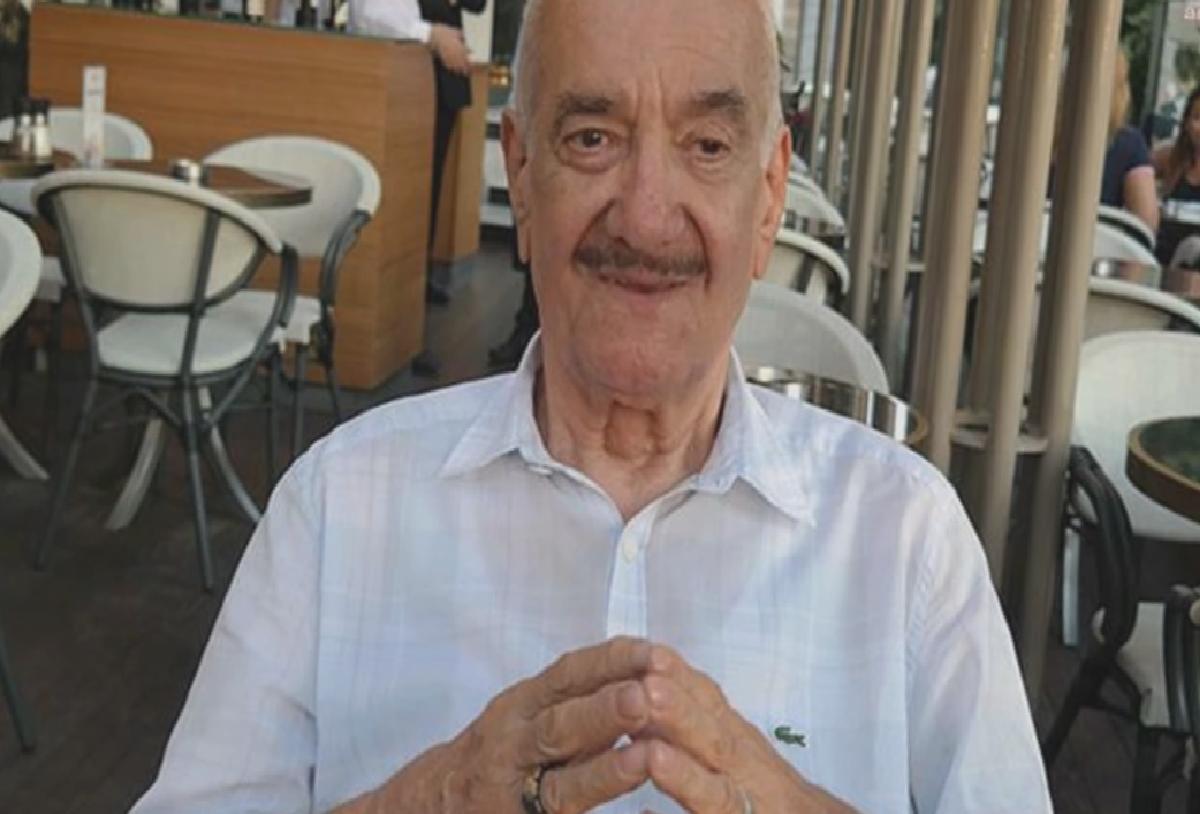 Sinema Dünyasının Usta Senaristi Safa Önal Hayatını Kaybetti