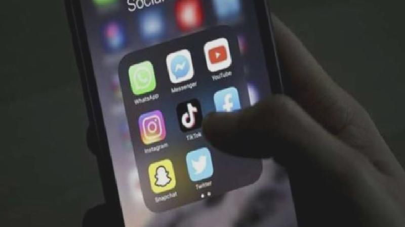Bakanlık duyurdu: Sosyal medya fenomenlerinin faaliyetleri tehlikeli sınıfa alındı