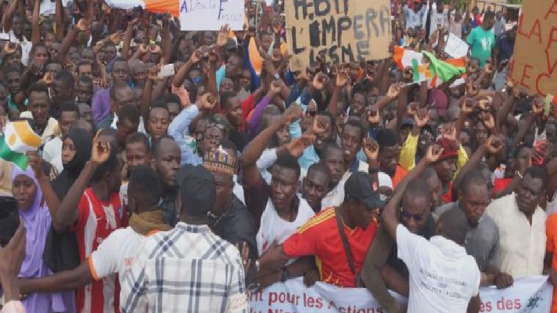 Fehmi Koru: Afrika’da, ABD ve Fransa’nın sessiz kaldığı, Rusya destekli yeni ve tuhaf bir askeri darbe…