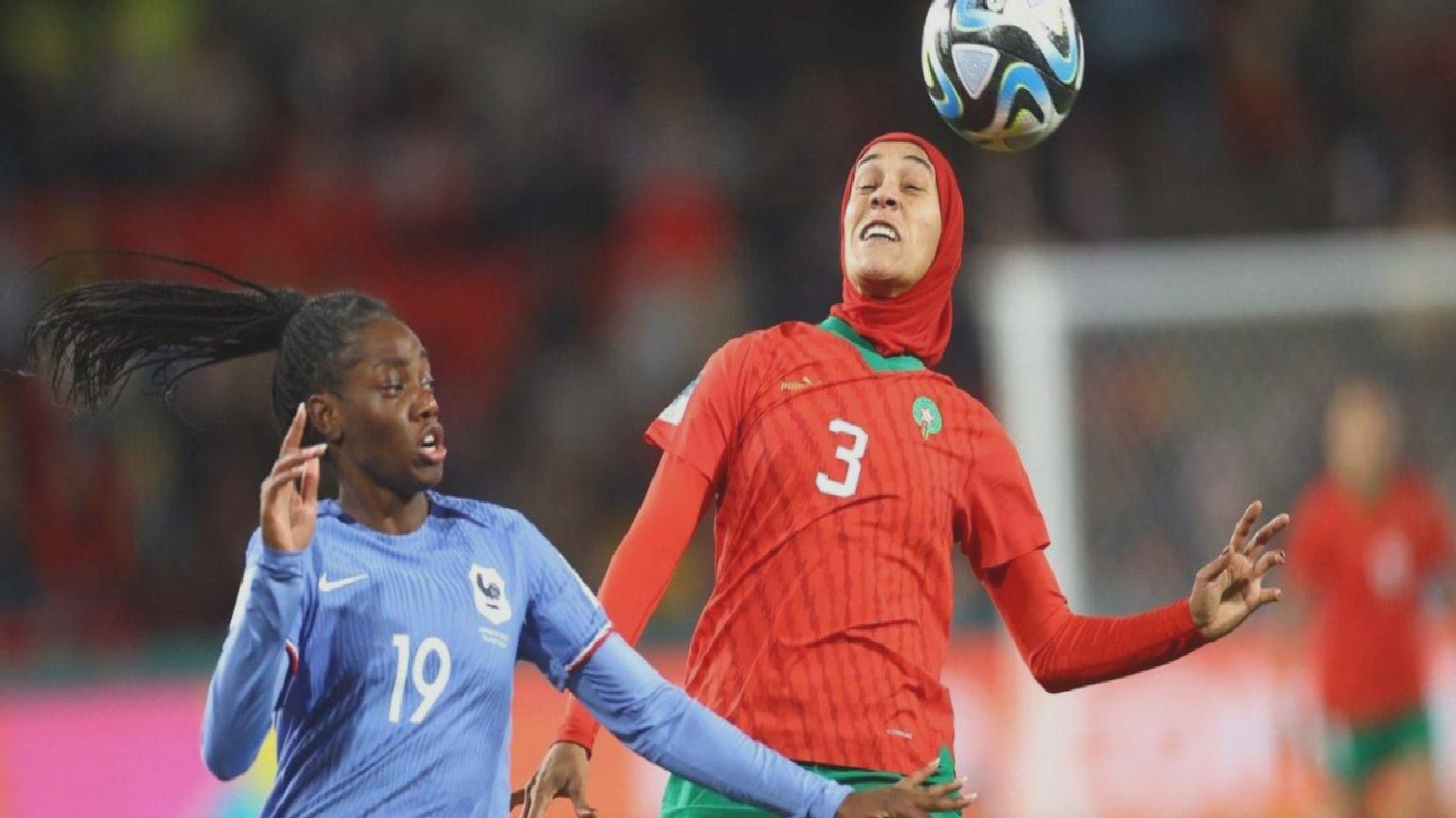 Fehmi Koru: Kadınlar futbol oynar mı? Oynuyor; peki ya başörtülü kadınlar? Fransa “Oynayamaz” diyor ama…