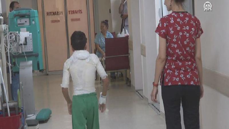 İzmir’de gördüğü videodan etkilenerek kendini yakan 9 yaşındaki çocuk tedavi altına alındı