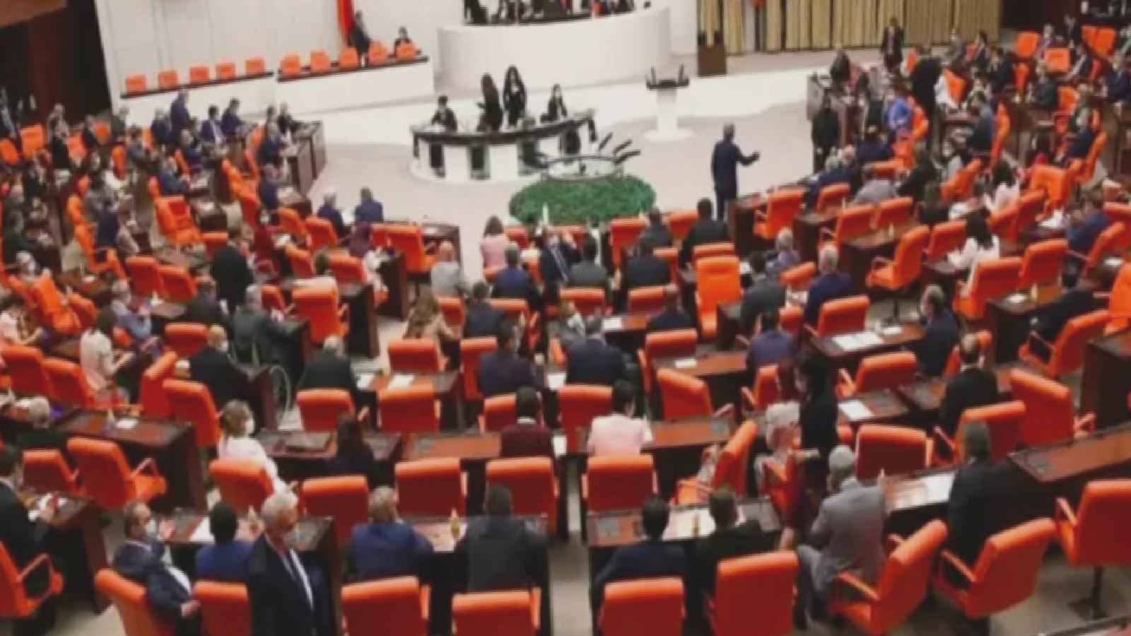 Suriye-Irak tezkeresinin süresi 2 yıl uzatıldı: İYİ Parti ‘hayır’ oyu kullanan CHP’yi eleştirdi