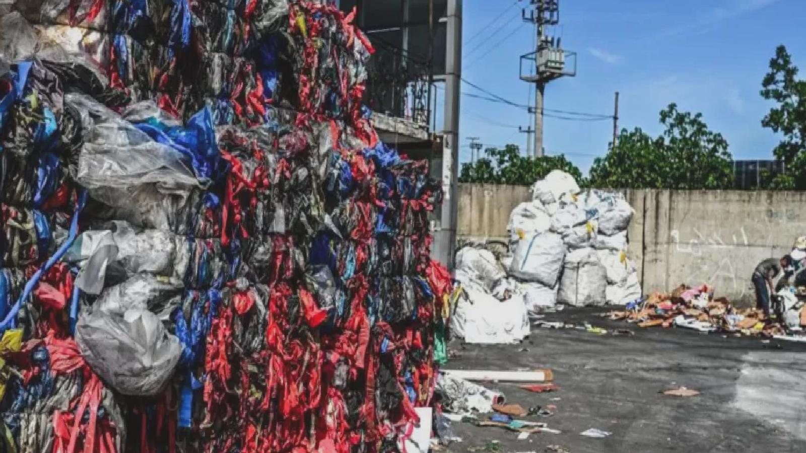 AB, plastik atık ihracatı için OECD ülkelerine sıkı kurallar koyarken gelişmekte olan ülkelere ise yasak getiriyor