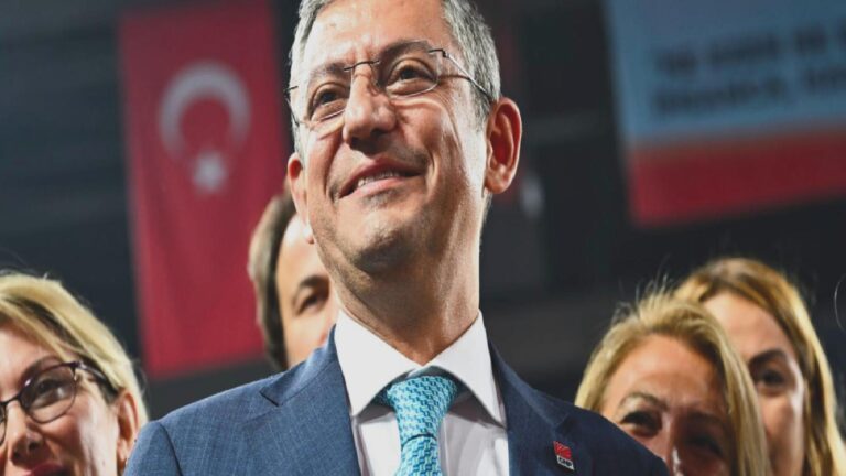 CHP Genel Başkanı seçilen Özgür Özel’in ilk programı belirlendi: Memleketini ziyaret edecek