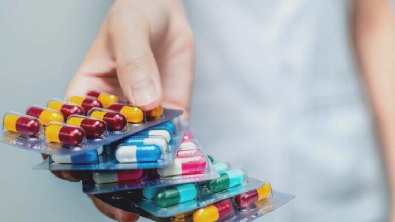 Enfeksiyon uzmanından uyarı: Önlem alınmazsa antibiyotik direnci insanlık için felaketle sonuçlanabilir