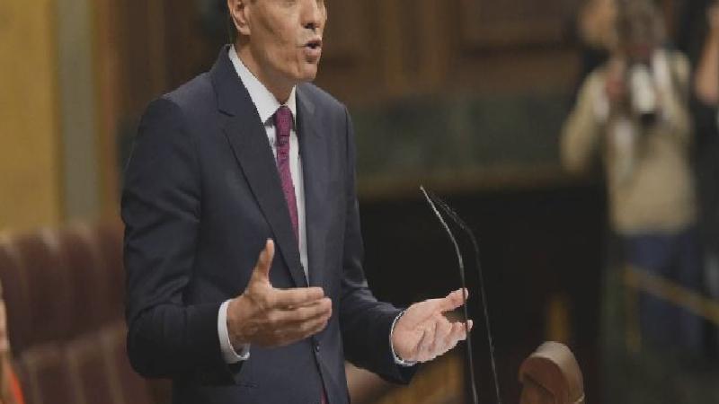 İspanya’da sosyalist lider Sanchez, sol koalisyon hükümeti için Meclis’ten güvenoyu istedi