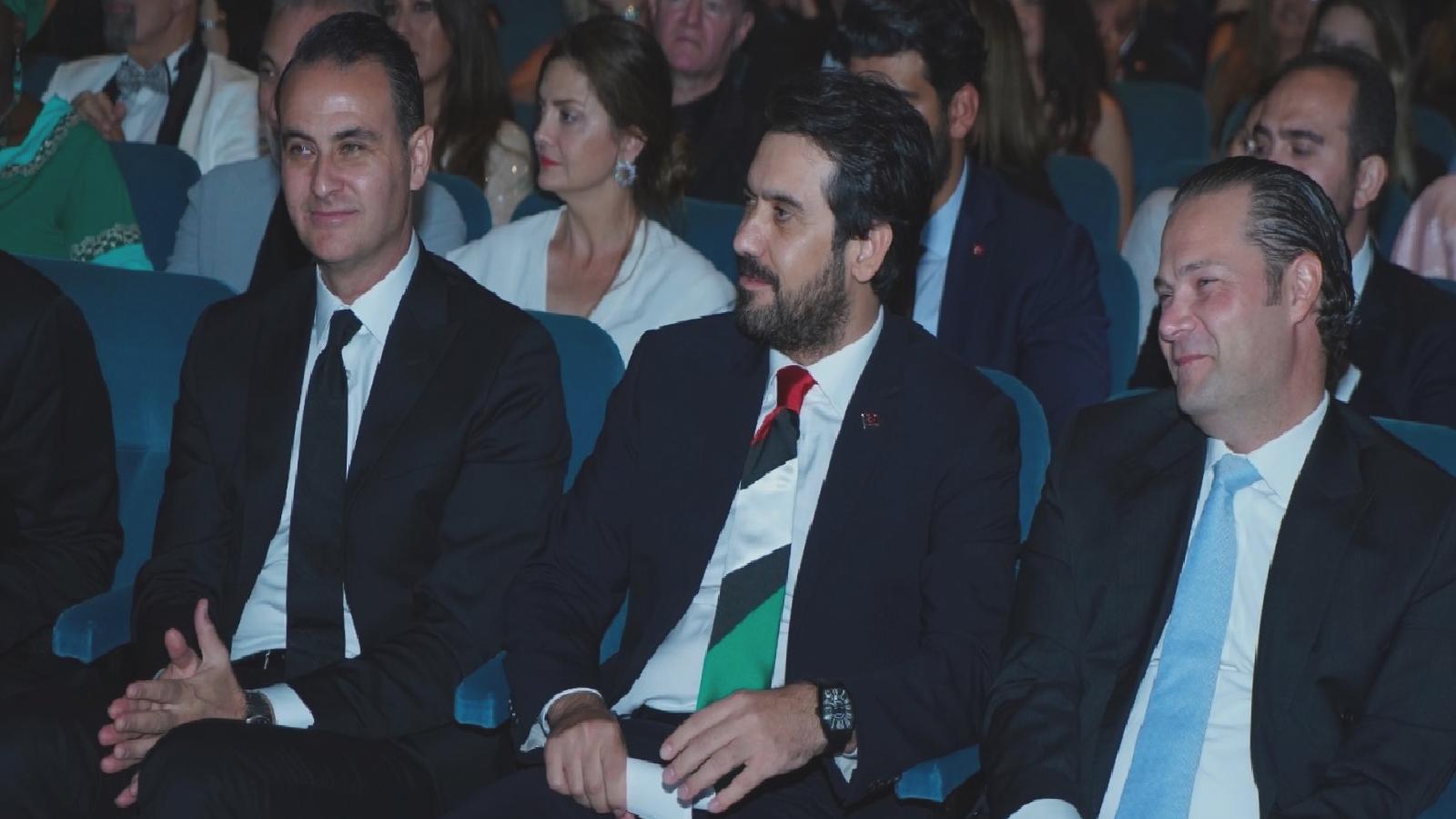 Kültür ve Turizm Bakan Yardımcısı Mumcu, “Hollywood Türk Film ve Drama Günleri”ne Filistin bayrağının renklerini taşıyan kravatla katıldı