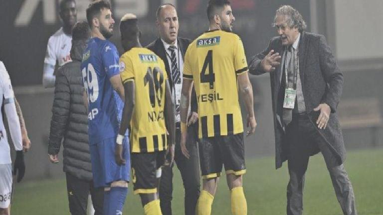 Fehmi Koru: “Futbolda kötü şeyler oluyor” deniliyor, sorunlu tek alan futbol değil ama çözüme ondan başlamakta yarar var