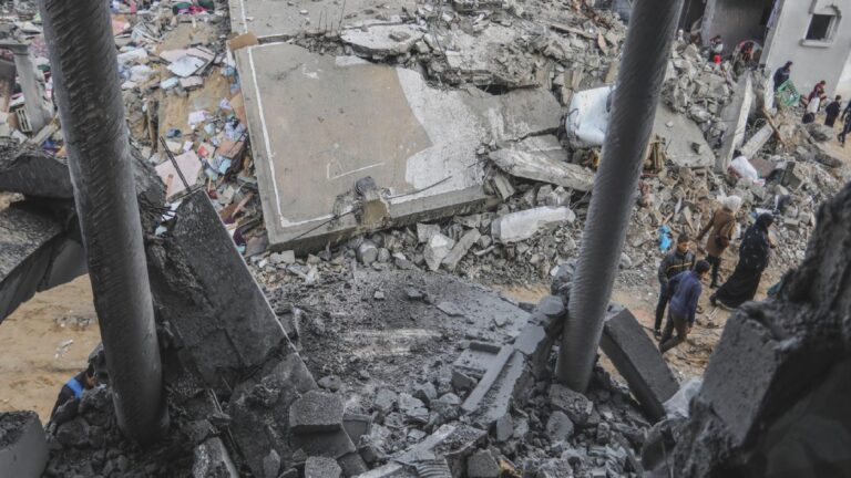 Fehmi Koru: İsrail, Hamas’ın saldıracağını bir yıl önce biliyormuş; şu anda de Türkiye’de adam öldürmeye hazırlanıyor İsrail…