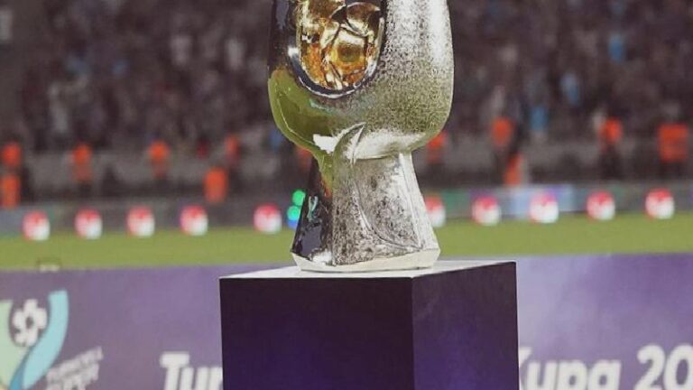 Galatasaray ve Fenerbahçe’den yurda dönme hazırlığı!