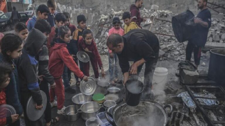 Gazze’de 5 yaşın altındaki 335 bin çocuk hayatını kaybetme riskiyle karşı karşıya