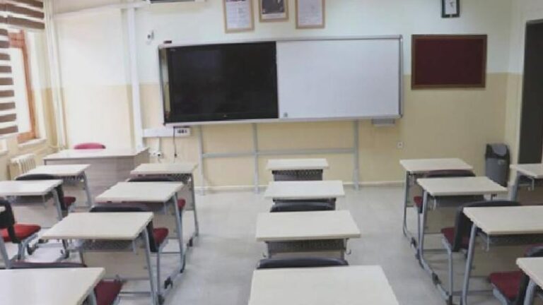 Müfredatı hazırlandı: Ortaokul ve liselilere “Türk sosyal hayatında aile” dersi verilecek