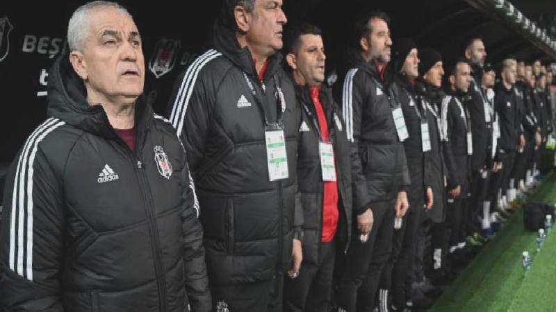 Rıza Çalımbay’dan futbolculara sitem: Kadro dışı kalan oyuncular işlerine, güçlerine baksalardı bugün bambaşka olurdu, Gedson oynayabilirdi!