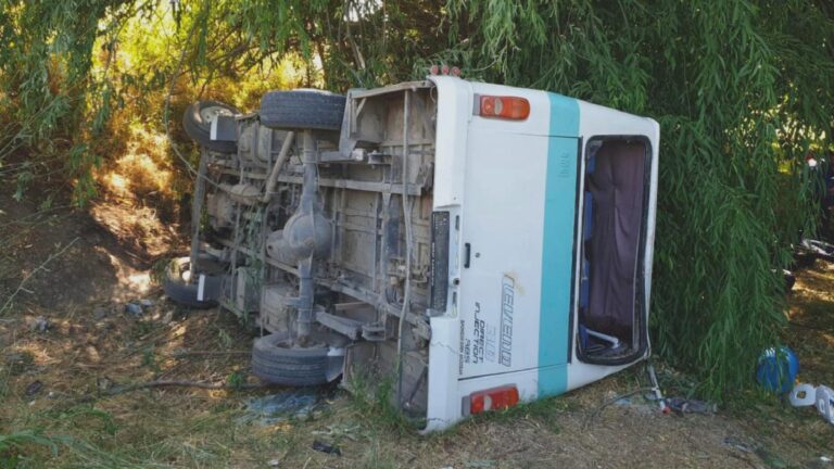 1’i çocuk, 8 tarım işçisinin öldüğü servise işçiler balık istifi bindirilmiş, 6 kişi tabureye oturmuş!
