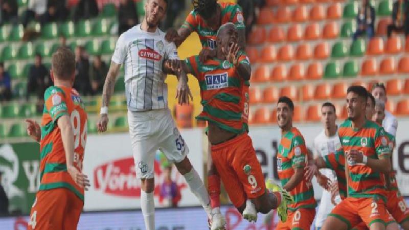 Alanya’da bir garip VAR incelemesi: Gol kararı 9 dakikada çıktı!