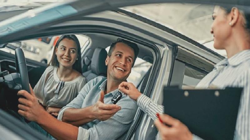 Asgari ücretlinin sıfır otomobil sahibi olması zamma rağmen 15 ay daha arttı!