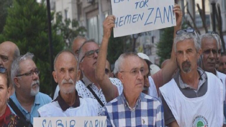 Fehmi Koru: Emekliler birkaç gün sonra mşlarını aldıklarında nasıl sevinsinler?