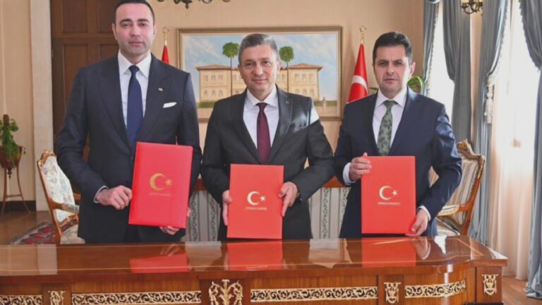 İYİ Partili Kaya, milletvekili mşını Antalya’daki gereksinim sahibi okullara bağışlayacak