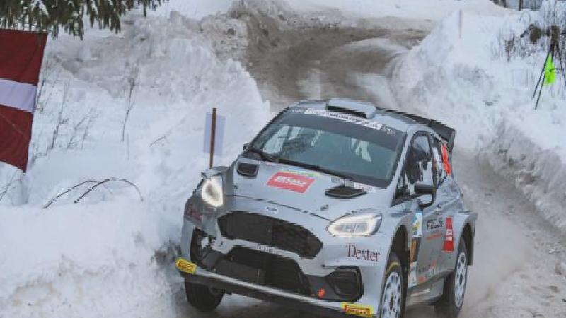 Kerem Kazaz kar ve buz zeminde!