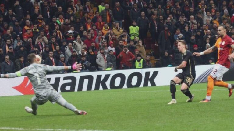 Fernando Muslera: Orada yapabileceğim tek şey topu yüzümle çıkarmamdı