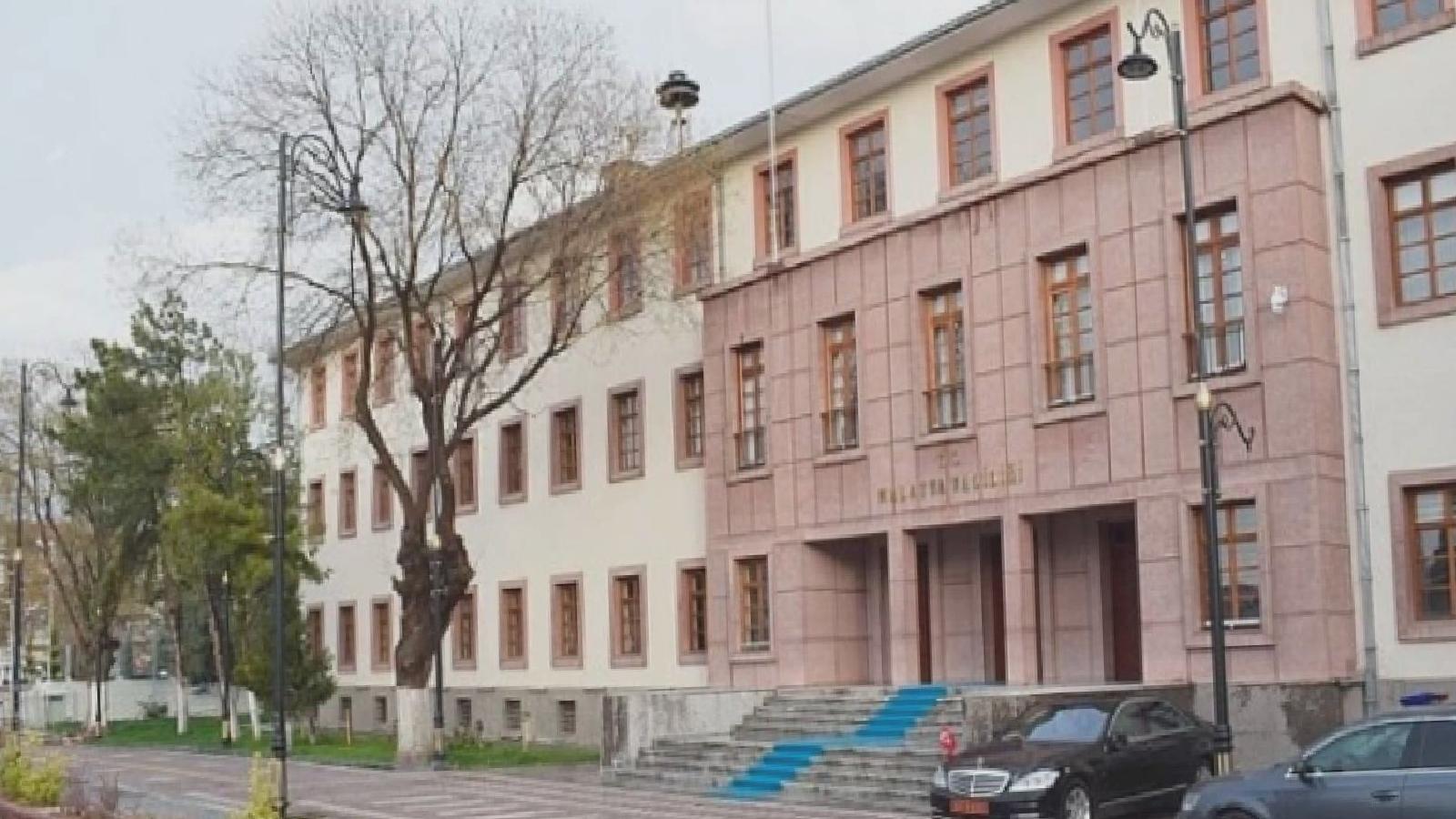 Malatya Valiliği’nden 6 Şubat’ın yıl dönümünde 3 günlük eylem yasağı: Sadece kamu kurum ve kuruluşlarının düzenleyeceği etkinliklere izin verilecek