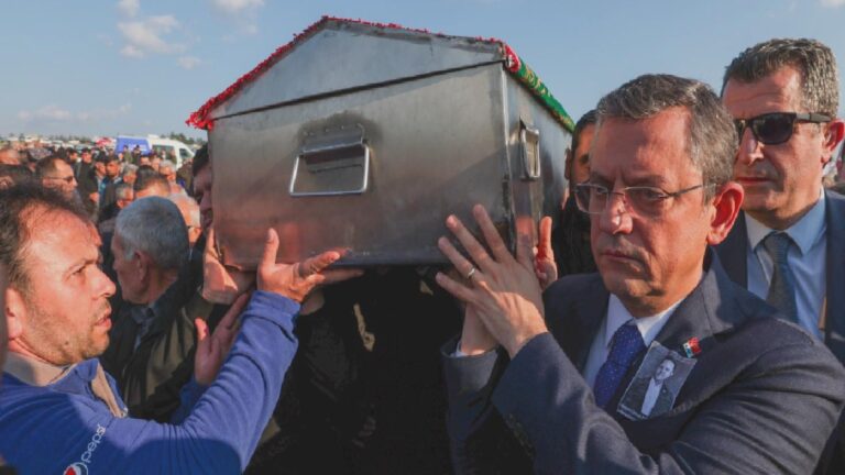 Özgür Özel, CHP Osmaniye Şehir Başkanı Döğüşçü’nün cenazesinde: Yerini zor doldururuz