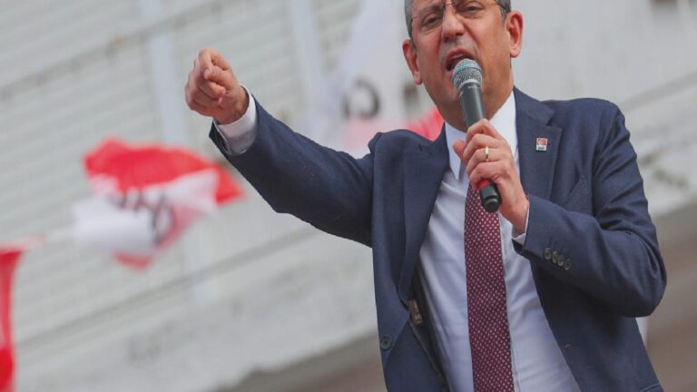Özgür Özel: Ölümle burun buruna gelmeyen bir CHP Genel Başkanı yoktur; her şey göze alınmıştır