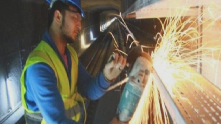 Ücretli çalışan sayısı üç ayda 367 bin 305 kişi azaldı
