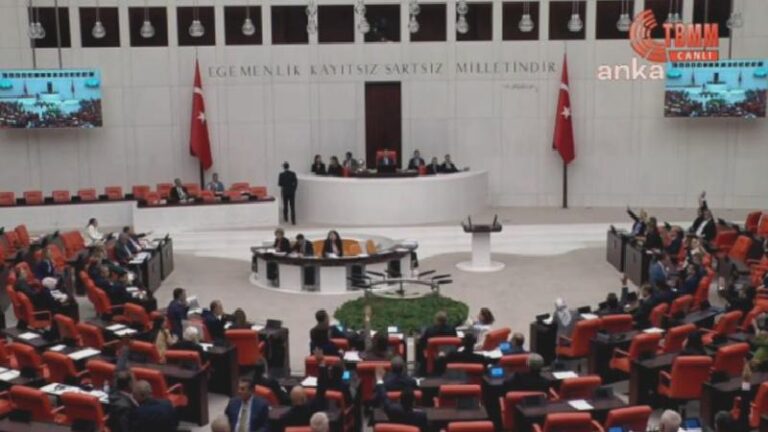 CHP’nin “15 Temmuz’da dağıtılan silahlar ve mafya düzeni araştırılsın” önerisi AKP ve MHP oylarıyla reddildi