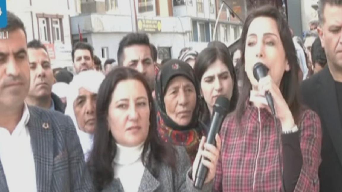 DEM Parti’den YSK’ya çağrı: AKP’nin koltuk değneği olmaktan vazgeç