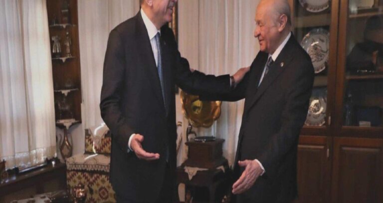 Fehmi Koru: Bir hadise var can (MHP) ile canan (AK Parti) arasında da Bahçeli şarkı sözleriyle bunun mesajını mı veriyor?