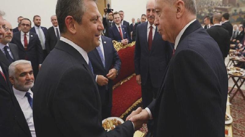 Fehmi Koru: Merak bu ya, Erdoğan-Bahçeli 45 dakikada ne konuştu? CB Erdoğan Özgür Özel’e neden 2 Mayıs’ta randevu vermiş olabilir?