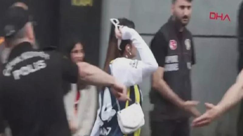 Fenerbahçe formalı taraftara Florya’da tepki