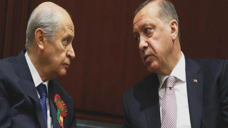 Fehmi Koru: AK Parti yeni ortak arayışında; MHP onu bırakır mı?