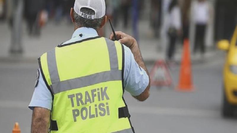 İstanbul Valiliği “LGBTİ” yürüyüşü için “illegal grupların izinsiz protestosu” dedi, trafiğe kapatılacak yolları duyurdu
