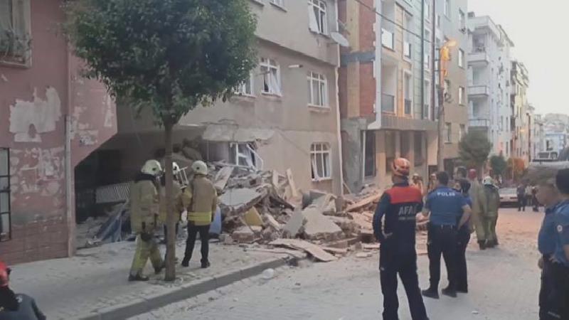 İstanbul’da 4 katlı binada çökme: Ekipler çalışıyor, Valilik’ten açıklama geldi