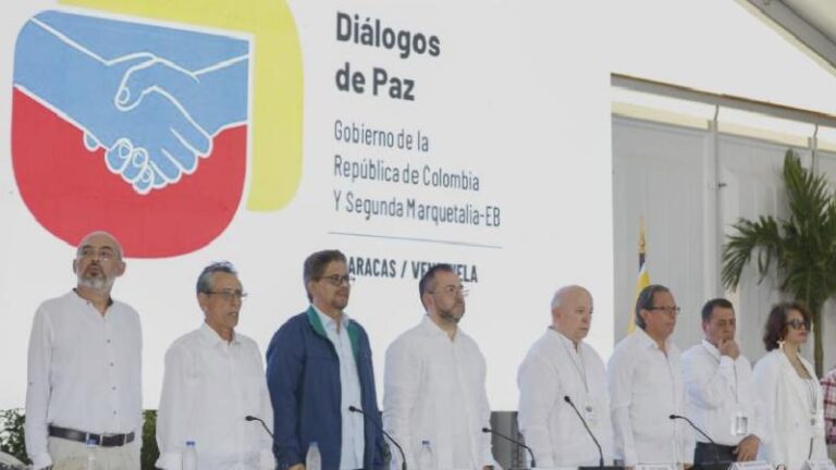 Kolombiya’da hükümet ile eski FARC üyeleri barış görüşmelerine yeniden başladı