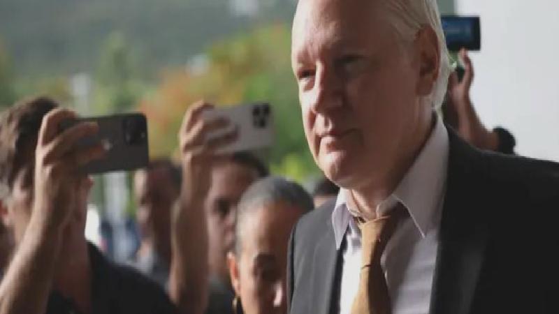 WikiLeaks’in kurucusu Julian Assange, ABD’yle yaptığı anlaşma gereği serbest bırakıldı, ülkesine geri dönüyor