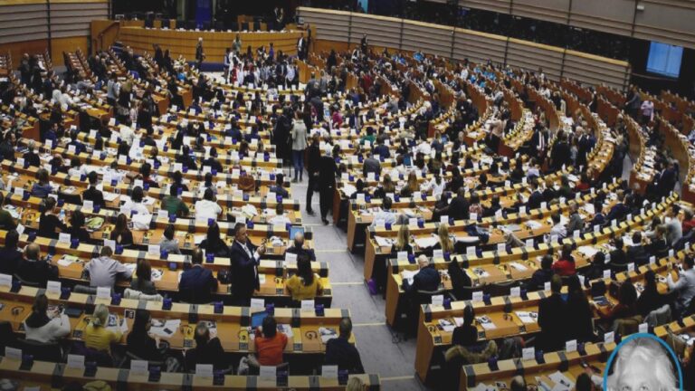 Yunanistan’da Miçotakis’in partisi birinciliğini koruyor
